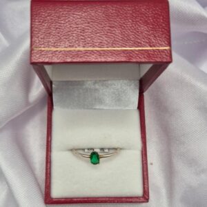 Anillo de Plata 925 de Piedra Verde Ovalada