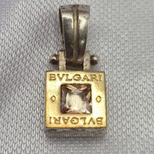 Dije Bulgari de Plata y Oro Mediano