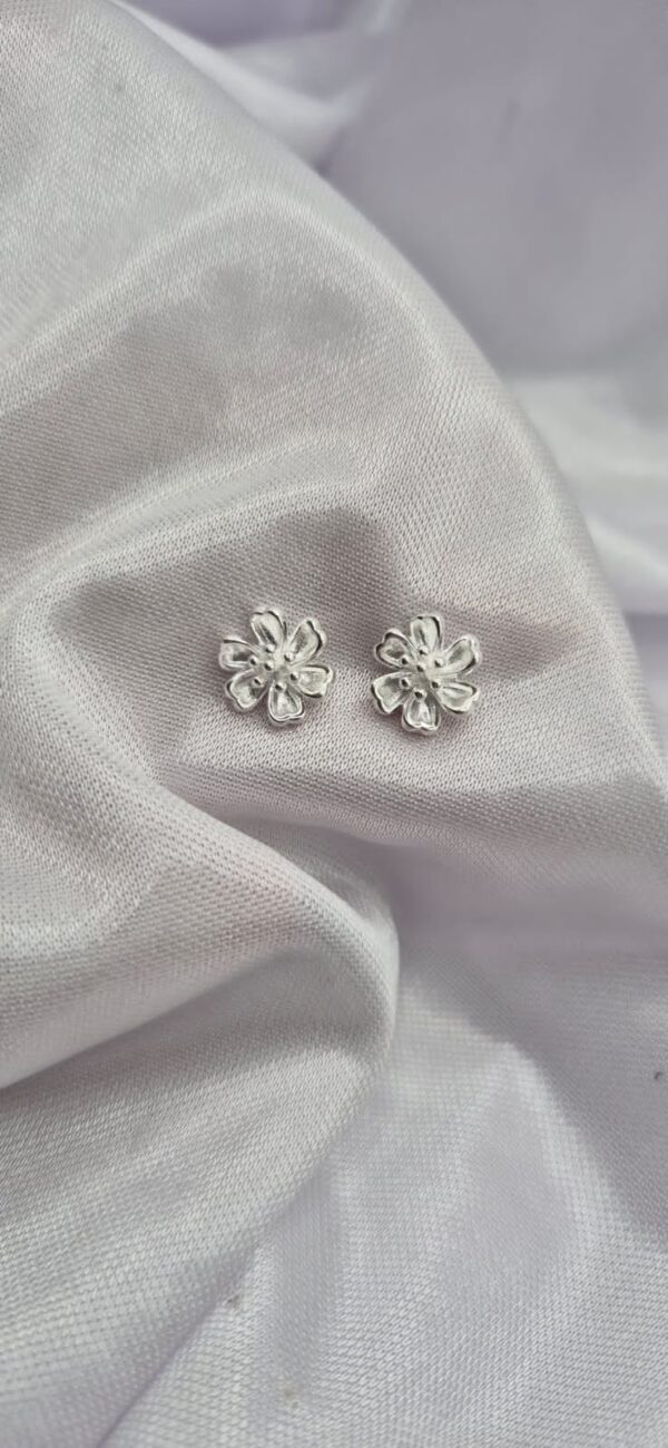 Par de Aros de Plata 925 Diseño Magnolias