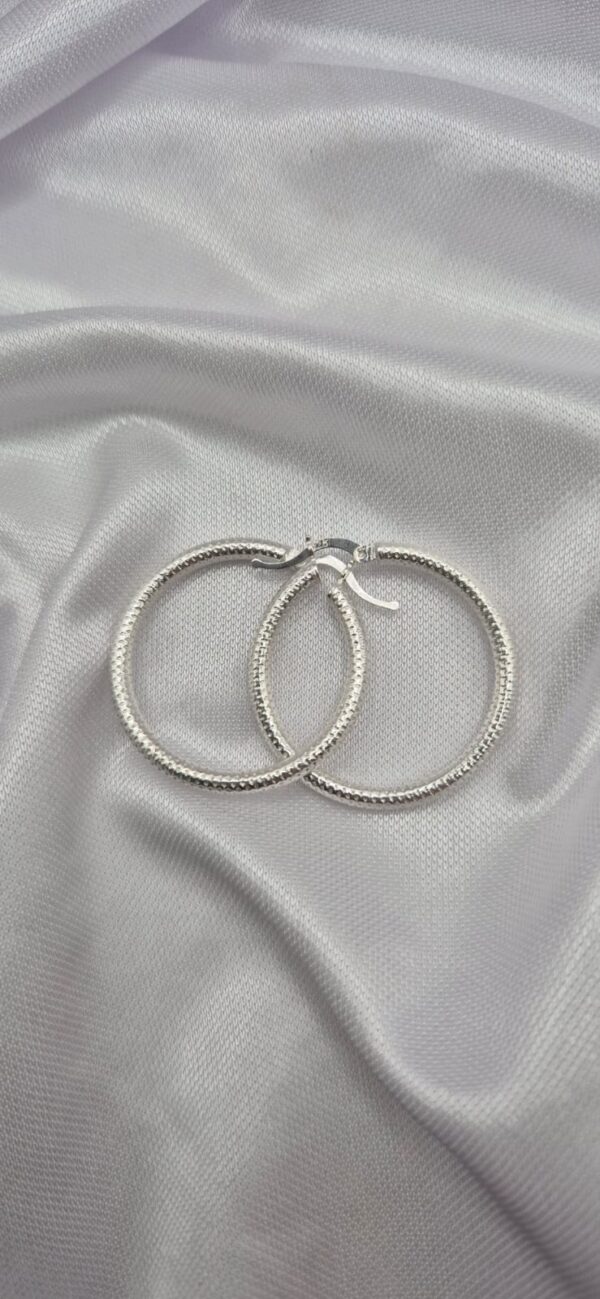 Par de Aros Argollas de Plata 925 Diseño Labrado