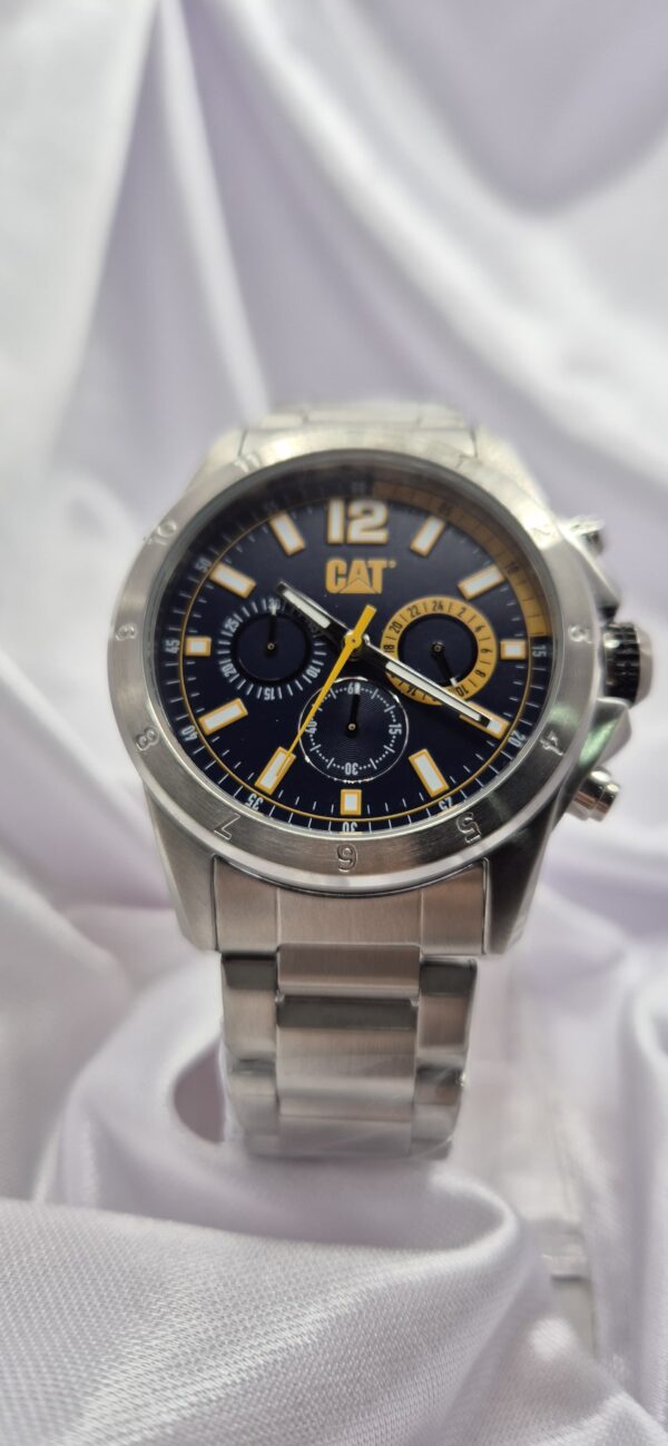 Reloj Cat con Malla Metálica Modelo Yw.143.11.137