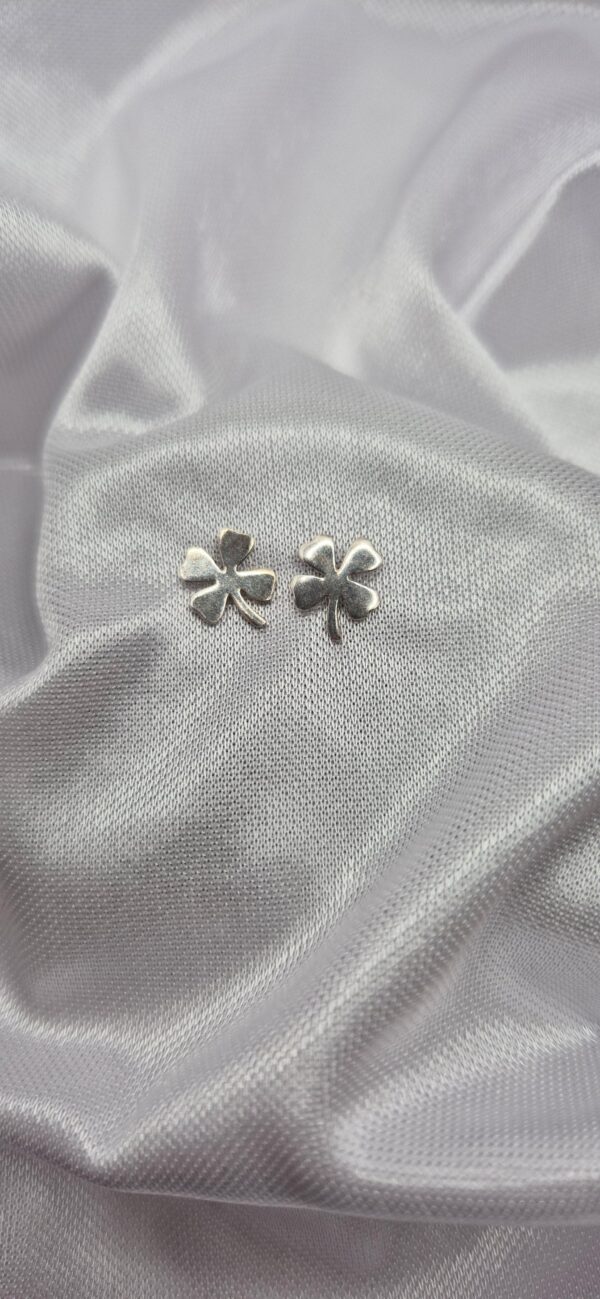 Par de Aros de Plata 925 Diseño Trébol