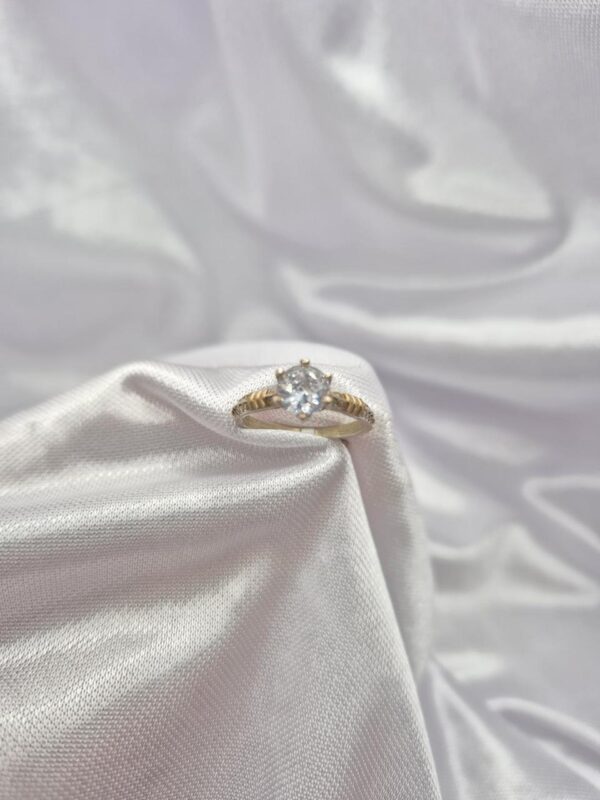 Anillo Solitario de Plata 925 y Oro con Piedra Central