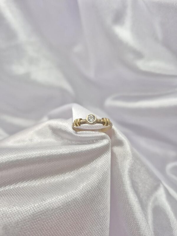 Anillo Solitario de Plata 925 y Oro con Piedra