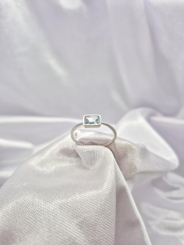 Anillo de Plata 925 con Piedra Natural Aguamarina