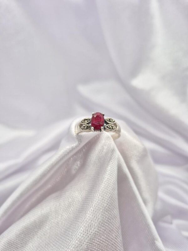 Anillo de Plata 925 con Piedra Rubí