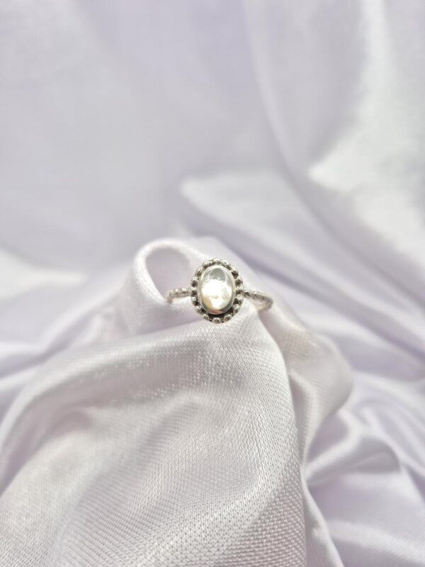 Anillo de Plata 925 Diseño Piedra Nácar Hindú