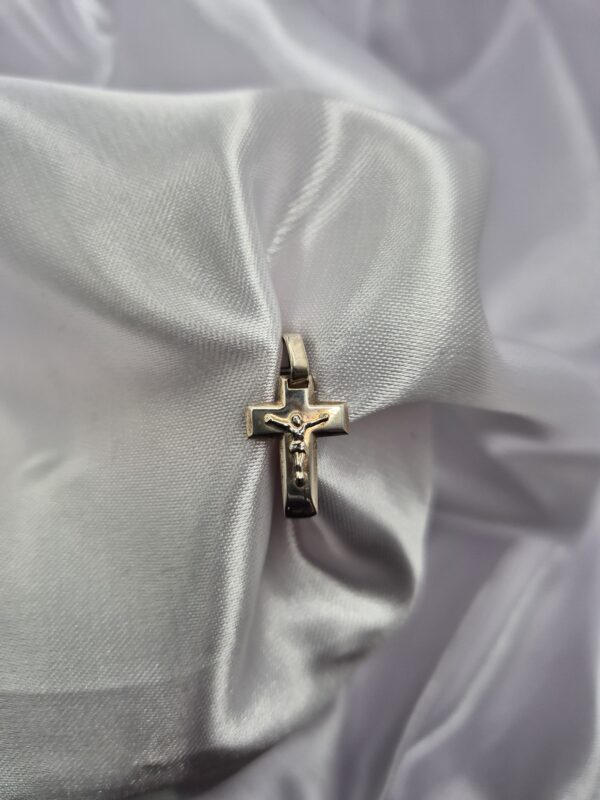 Dije de Plata 925 de Crucifijo Tamaño Mini