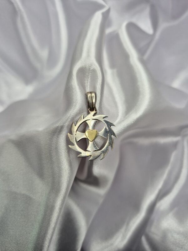 Dije de Plata 925 y Oro Diseño Cruz Orlada