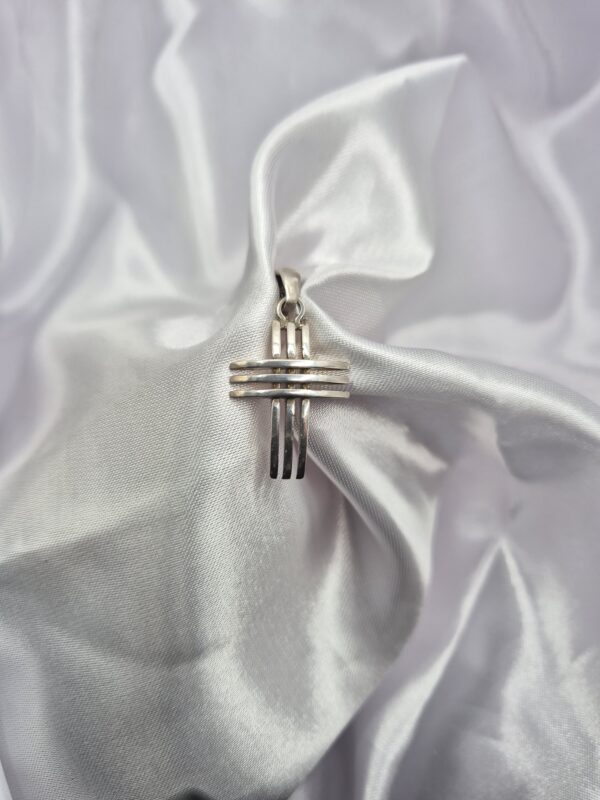 Dije de Plata 925 Diseño Cruz Calada