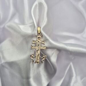 Dije de Plata 925 y Oro Diseño Cruz Caravaca
