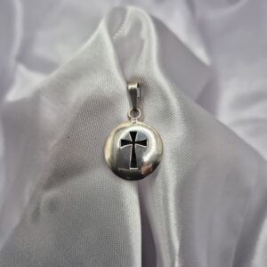 Dije de Plata 925 Diseño Medalla Redonda con Cruz