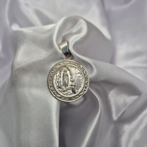 Dije de Plata 925 Diseño Medalla Redonda Virgen de Lourdes