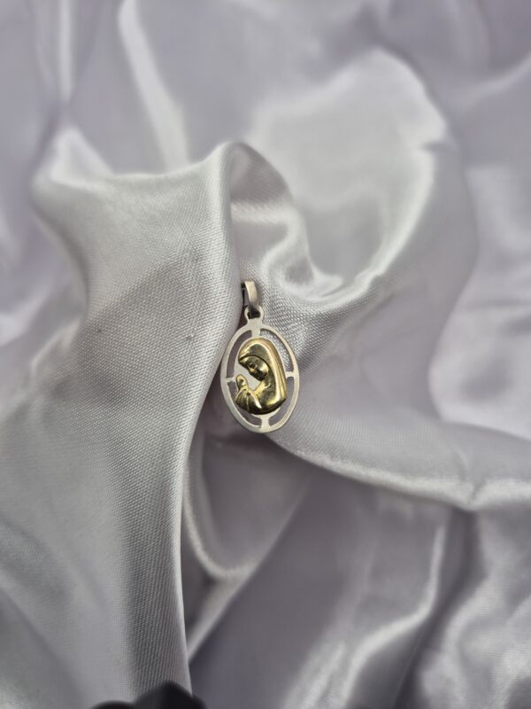 Dije de Plata 925 y Oro Diseño Medalla Ovalada Virgen Niña