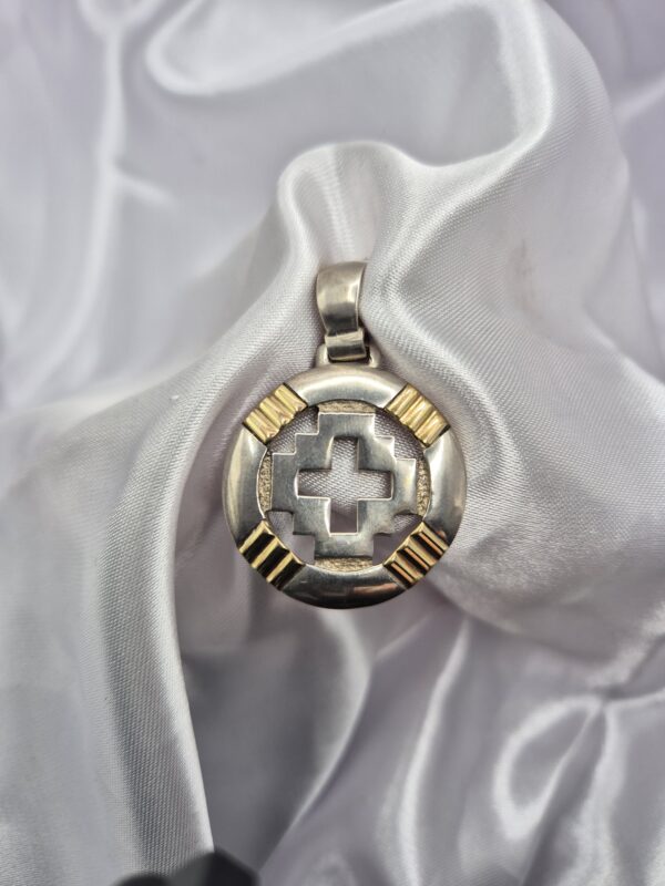 Dije de Plata 925 y Oro Diseño Cruz Pampa