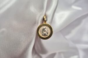 Dije de Plata 925 Virgen Niña con Borde Dorado