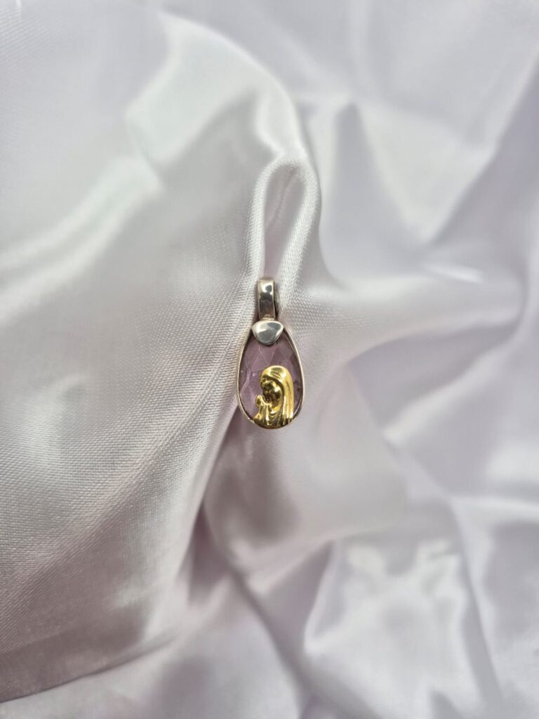 Dije de Plata 925 y Oro Virgen Niña con Piedra Ovalada