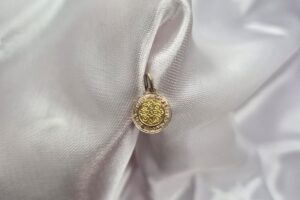 Dije Mini de Plata 925 y Oro San Benito