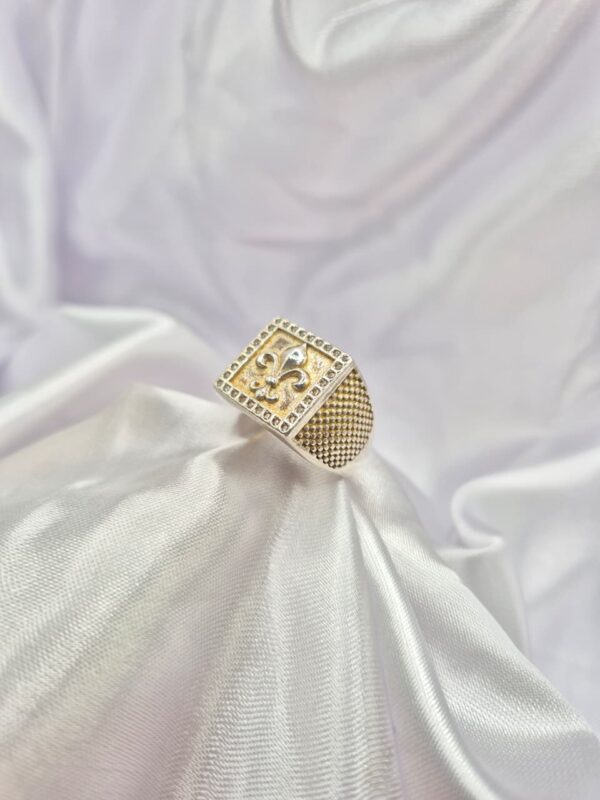 Anillo Sello de Plata 925 Diseño Flor de Lis