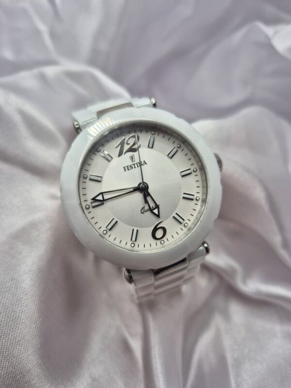 Reloj Festina con Malla de Cerámica Modelo F16640/1