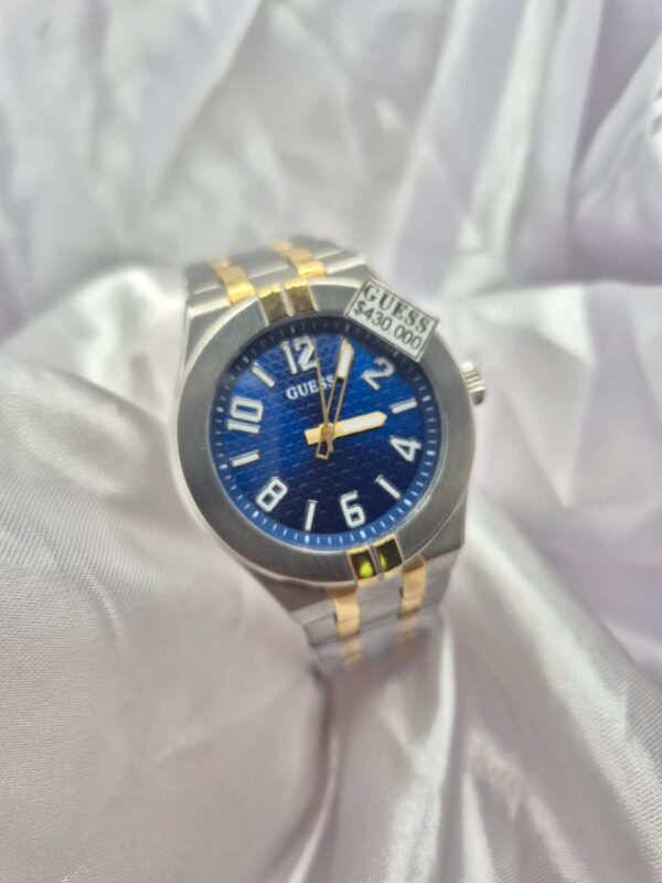 Reloj Guess Modelo GW0661G1 Malla Metálica