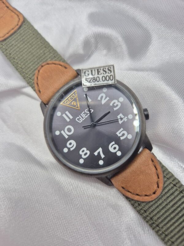 Reloj Guess Modelo V1033M2 Malla de Cuero