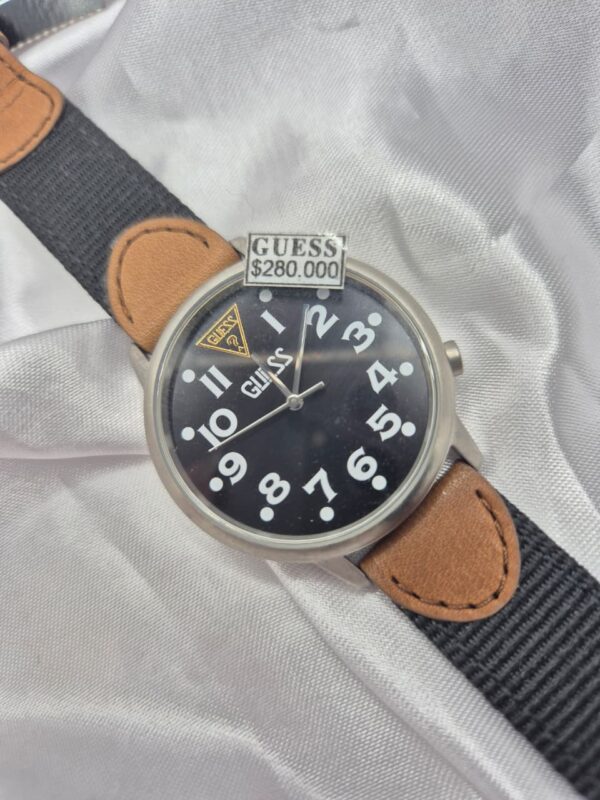 Reloj Guess Modelo V1033M1 Malla de Cuero