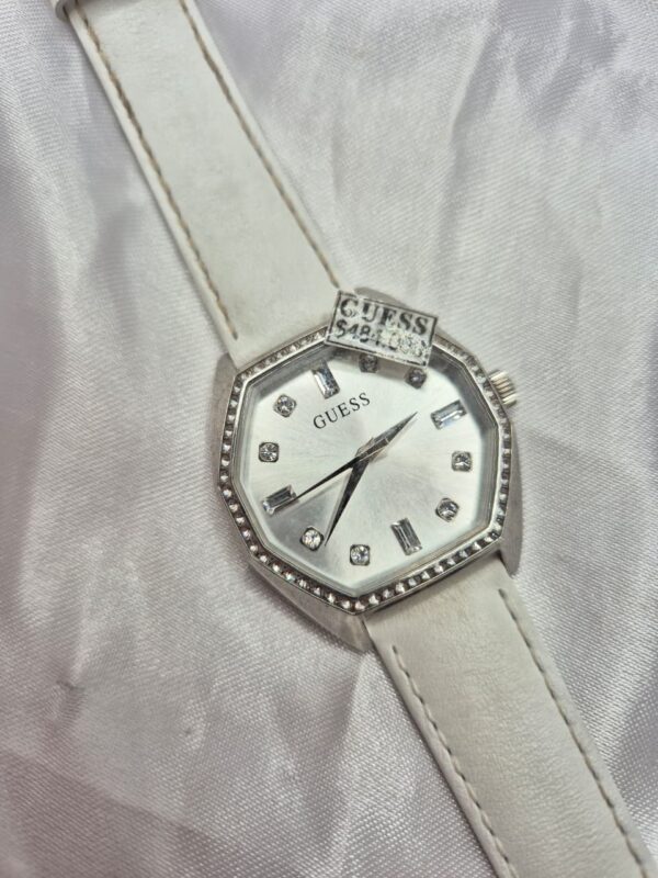 Reloj Guess Modelo GW0688L1 Malla de Cuero